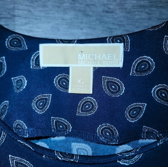 Michael Kors Blouse Tie in back Long Sleeves XL  Blue Pattern soft - Picture 10 of 11